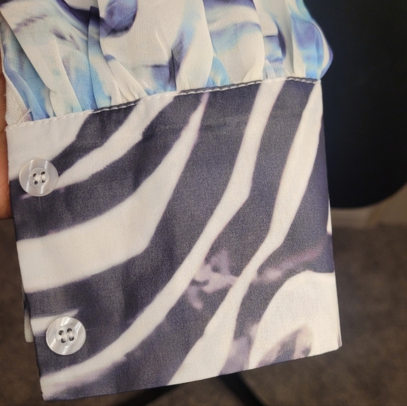 MICAS Aqua Zebra Print Women's Top. SZ M NWT - Picture 8 of 9